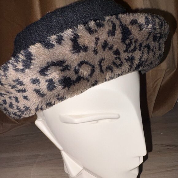 Vintage L'Hiver En Folie Leopard Bucket Hat - Picture 1 of 6